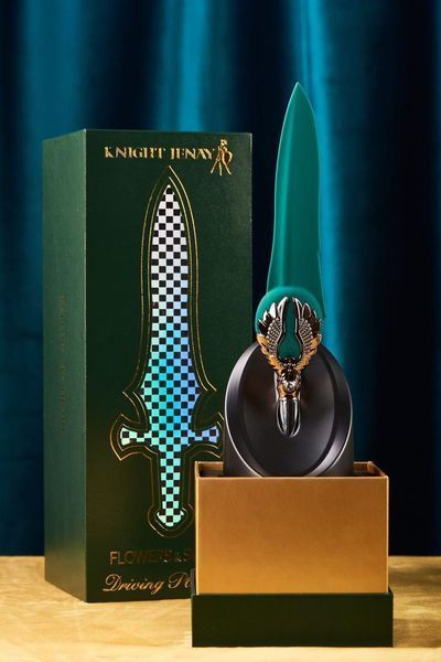 Изысканный вибратор Knight Jenay FLOWERS & SWORD, маска, лента и лубрикант в комплекте, 24,6х3 см. SO6557 фото