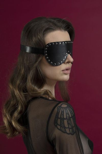 Маска на очі з заклепками Feral Feelings - з зав'язаними очима Mask, натуральна шкіра, чорна SO3415 фото
