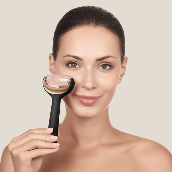 Роллер для игольчатой мезотерапии лица и тела GESKE MicroNeedle Face&Body Roller 9в1 gray HB0207 фото